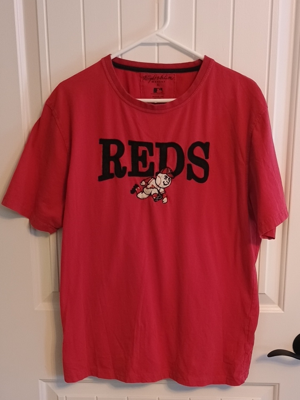 Woman's XL Wright & Ditson MLB Cincinnati Reds With Vintage Logo